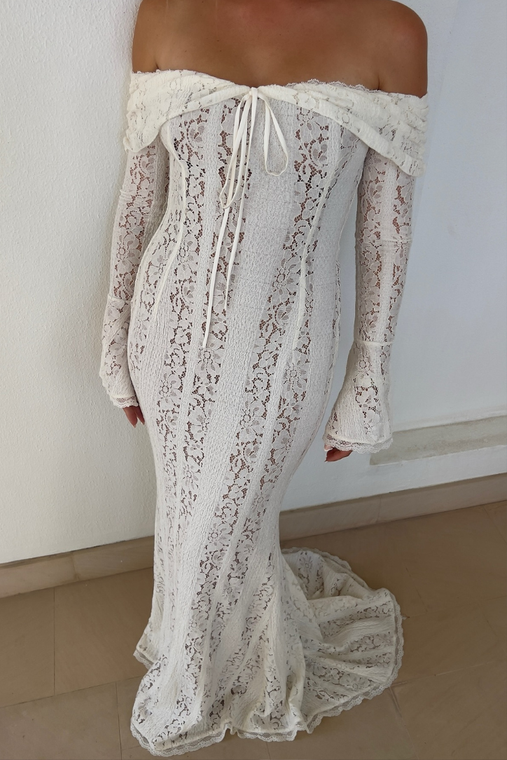 Fiorella | Abito Lungo in Pizzo con Spalle Scoperte