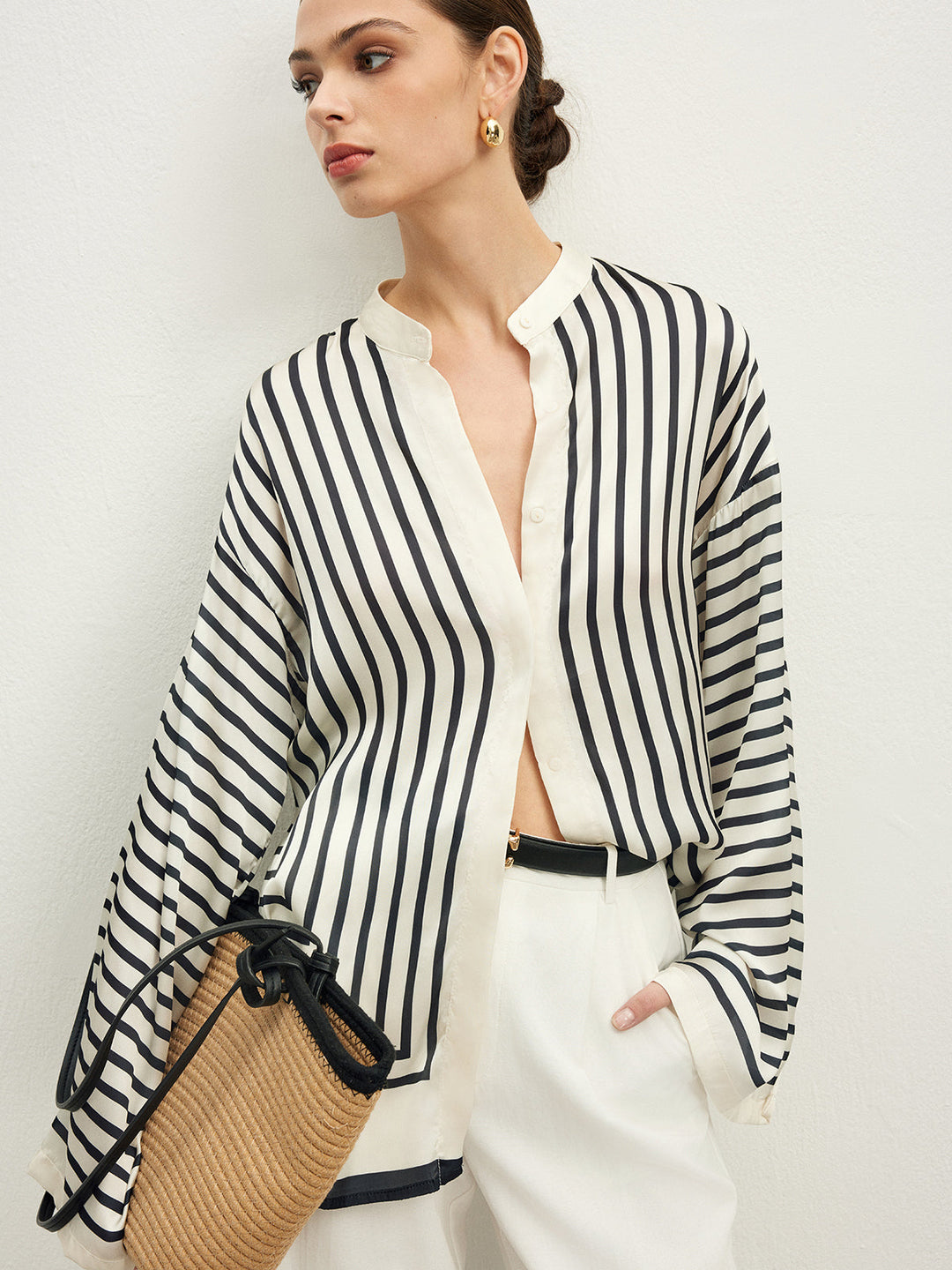 Ferri | Blusa in Raso con Collo Alto