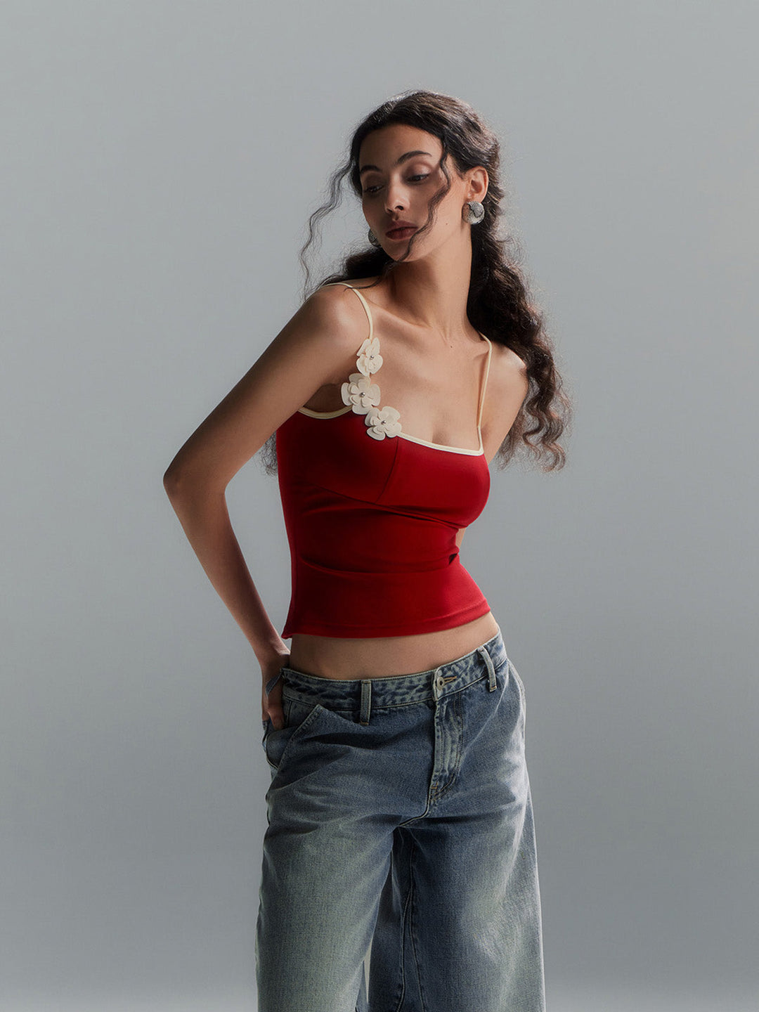 Greco | Top Floreale con Contrasto