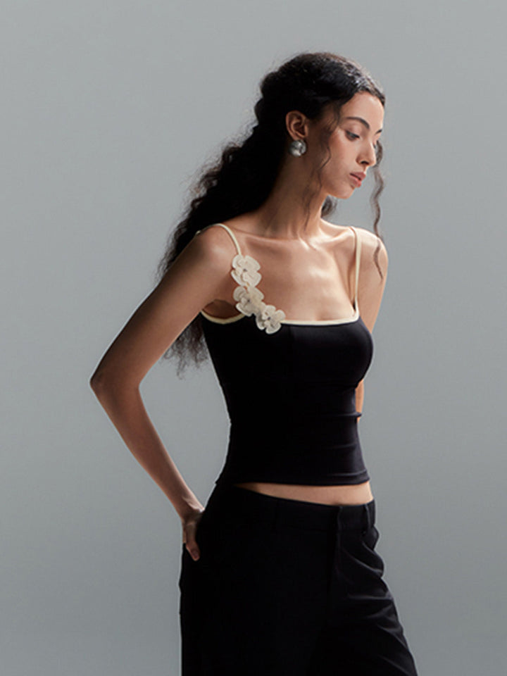Greco | Top Floreale con Contrasto