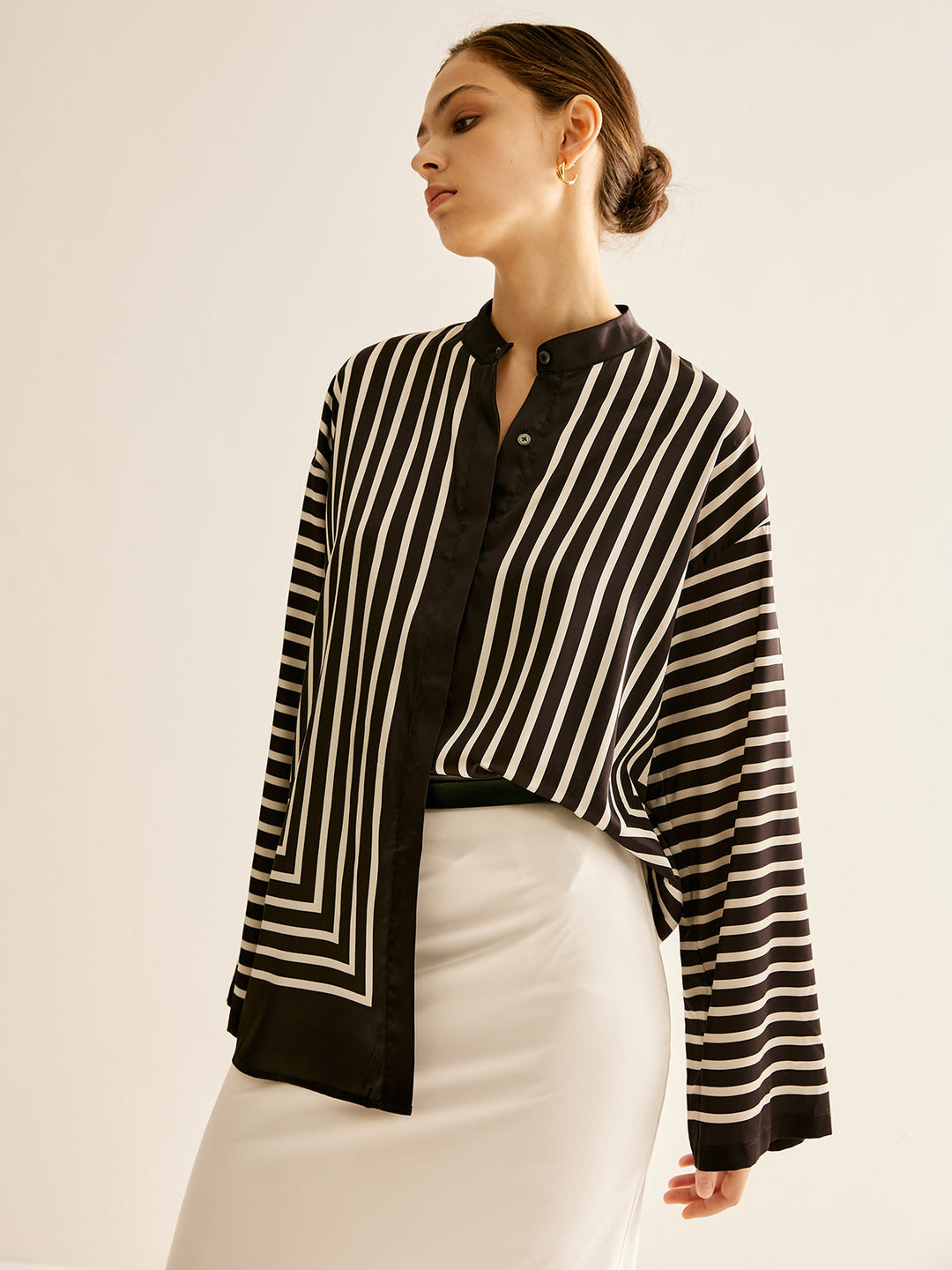 Ferri | Blusa in Raso con Collo Alto