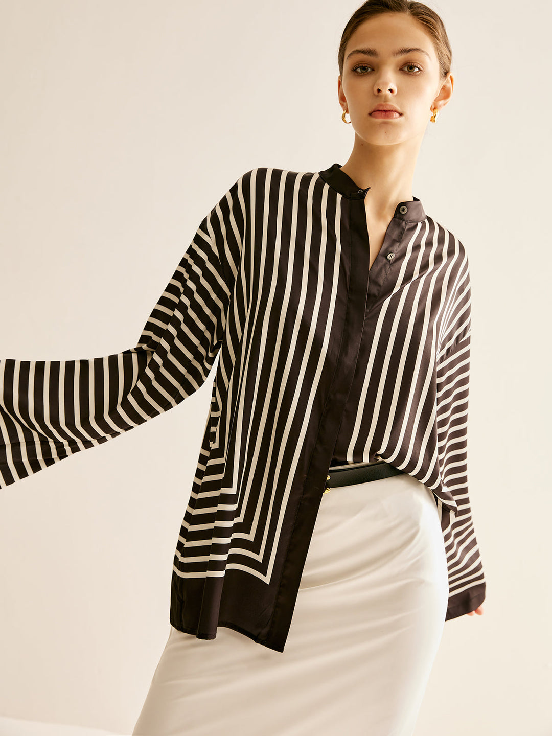 Ferri | Blusa in Raso con Collo Alto