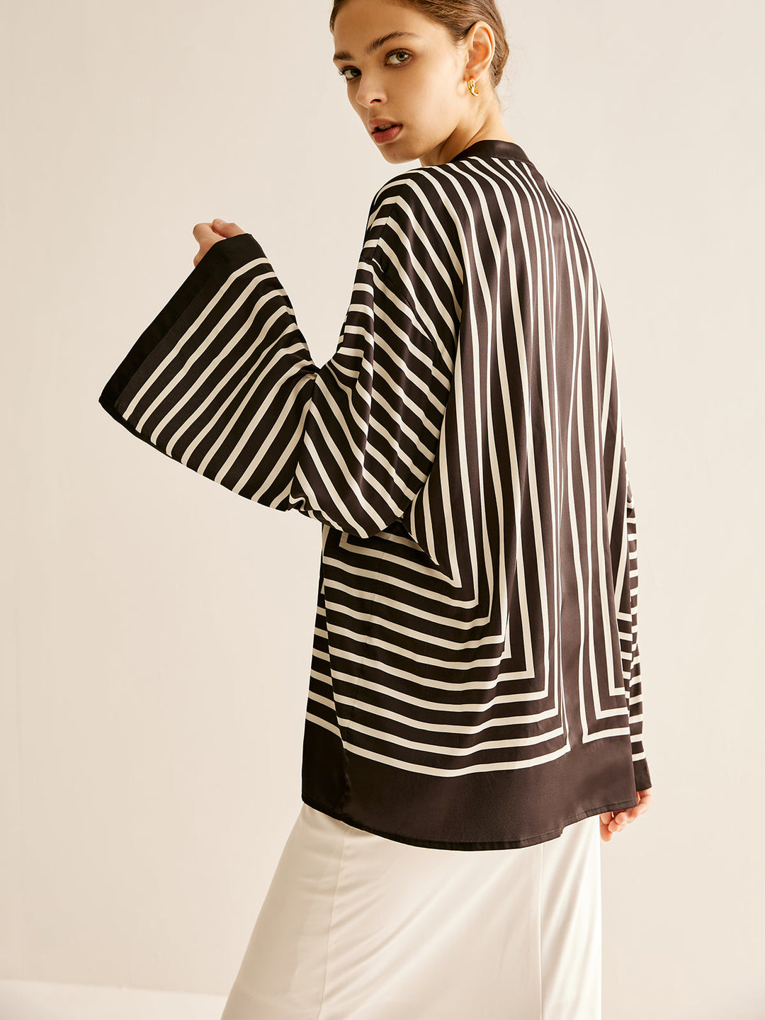 Ferri | Blusa in Raso con Collo Alto
