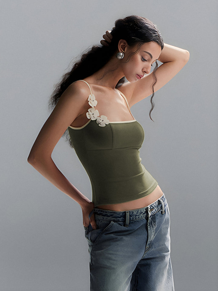 Greco | Top Floreale con Contrasto