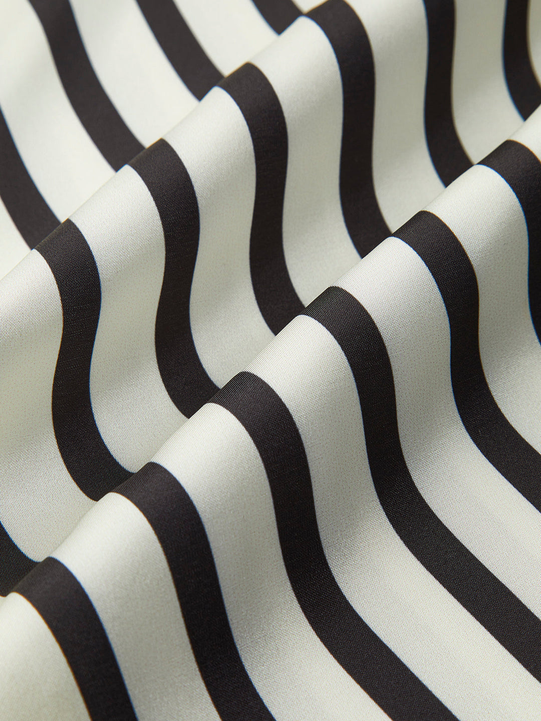 Ferri | Blusa in Raso con Collo Alto