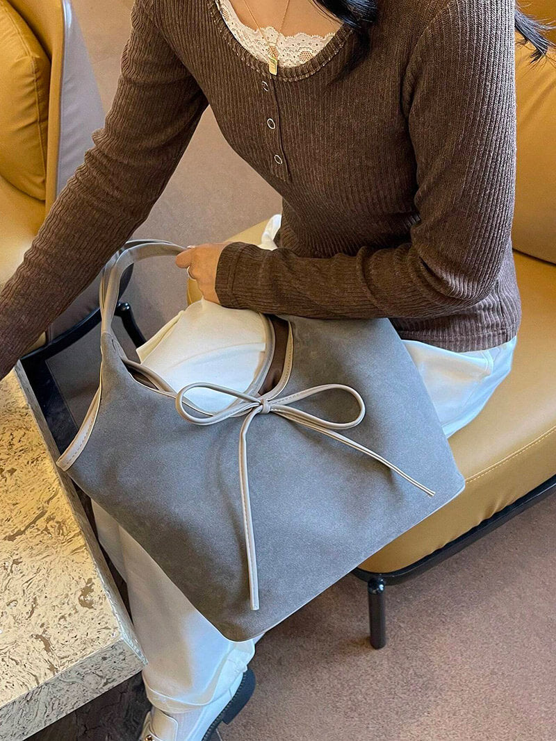 Mandello | Borsa in Suede con Fiocco