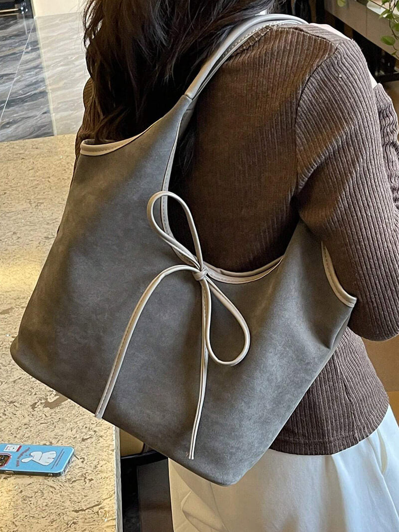 Mandello | Borsa in Suede con Fiocco